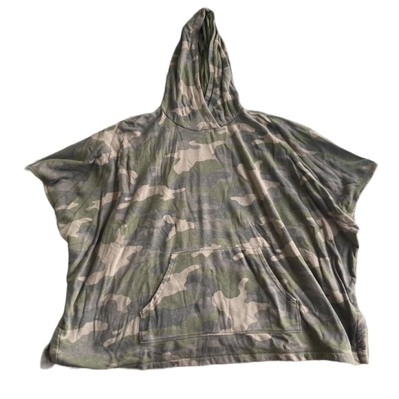 aerie Offline Camo Printed Oversized Hooded Poncho Sweater Fleece - Picture 2 of 8